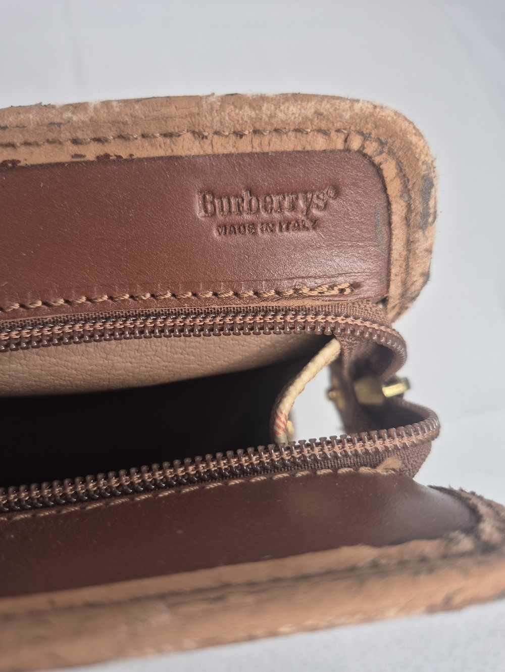 Burberrys Nova Check Plaid Tan Pouch UNISEX COA - Picture 11 of 13